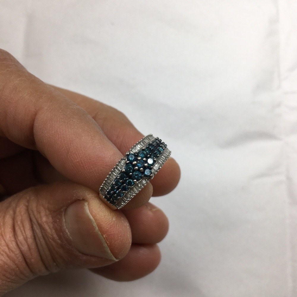 blue and white diamonds engagement ring - Picture 6 of 8